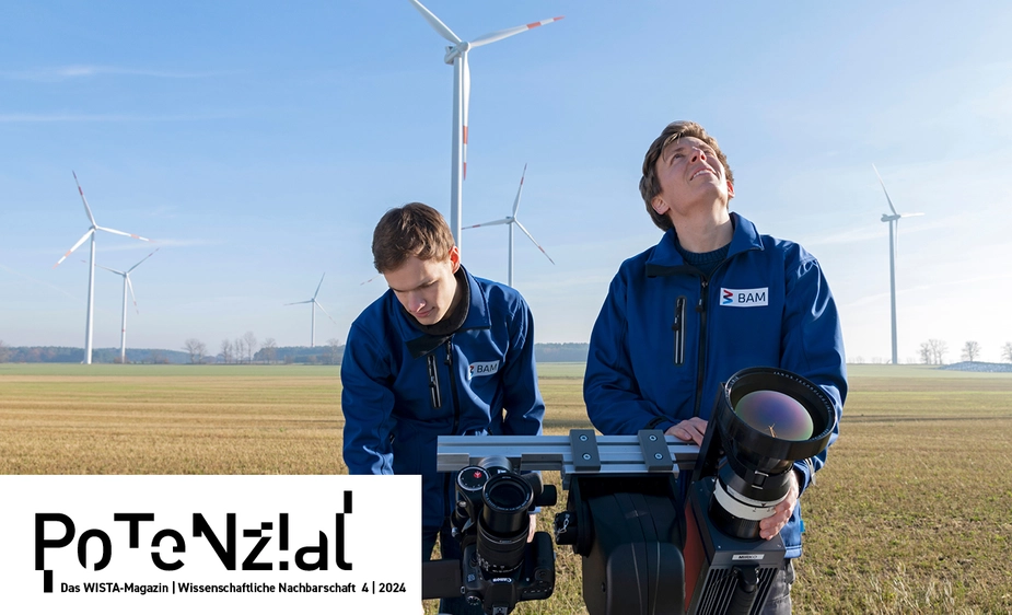 Wind@BAM: Michael Stamm (r.) and Ludwig Rooch during a measurement at a wind farm in Brandenburg © BAM